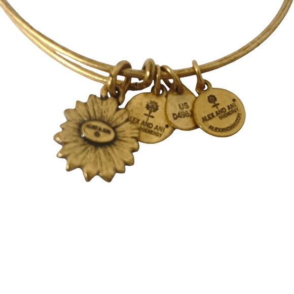 new Alex and Ani ꥟ Sacred Garden - Water Lily Charm Bangle Bracelet ꥟ Gold - Picture 9 of 14